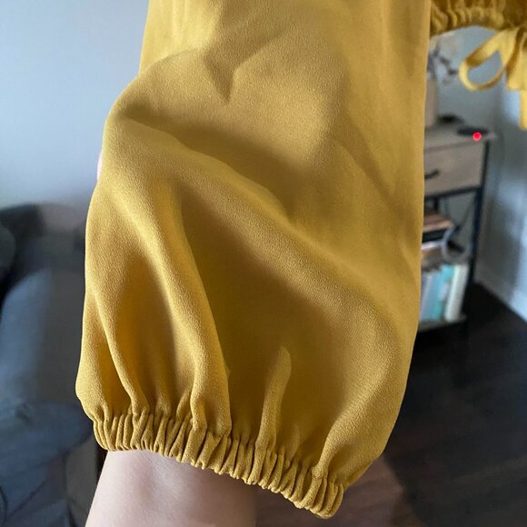 Aritzia Wilfred Eleonora Yellow Ochre Long Sleeve Cropped Blouse Sz XS - Picture 4 of 8